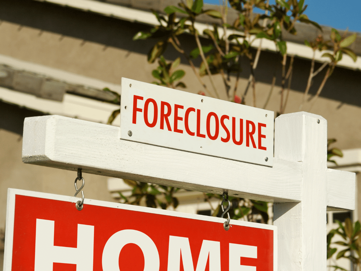 Can I Buy Foreclosure With Loan